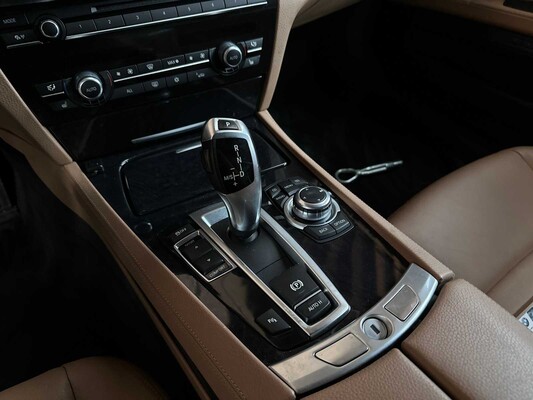 BMW ActiveHybrid7 F04 4.4 V8 465pk 2011