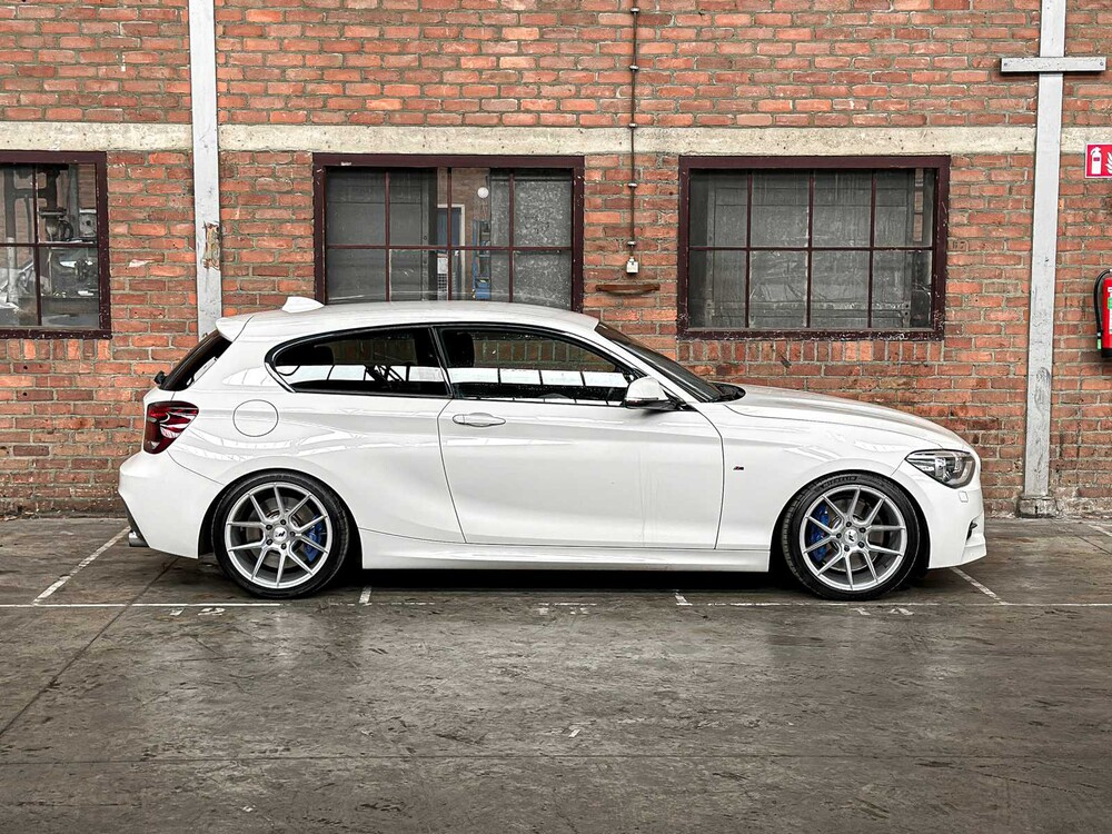 BMW M135i High Executive 1-Serie 320pk 2013 (handgeschakeld), XT-751-F