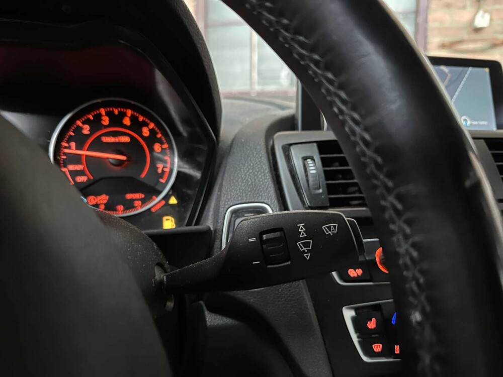 BMW M135i High Executive 1-Serie 320pk 2013 (handgeschakeld), XT-751-F