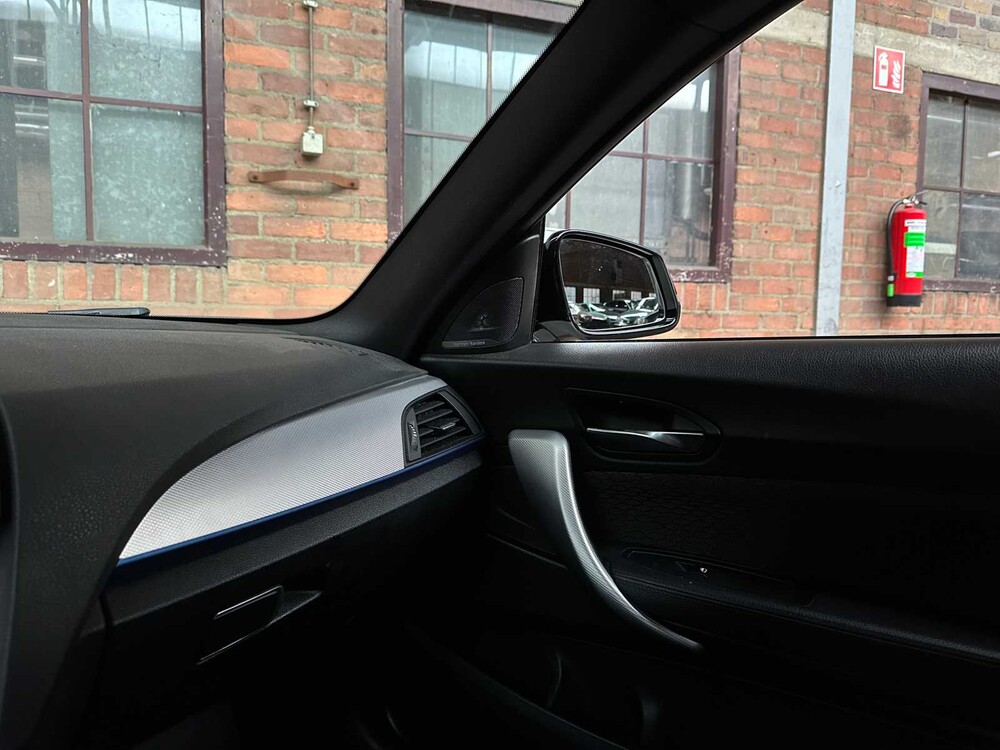 BMW M135i High Executive 1-Serie 320pk 2013 (handgeschakeld), XT-751-F