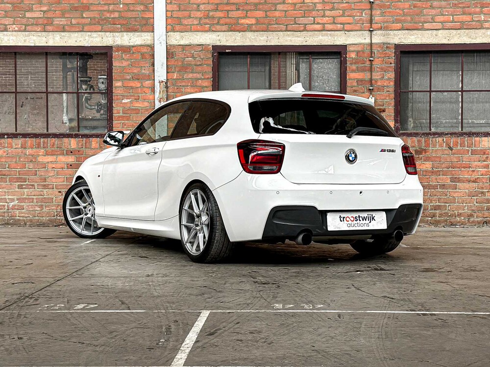 BMW M135i High Executive 1-Serie 320pk 2013 (handgeschakeld), XT-751-F