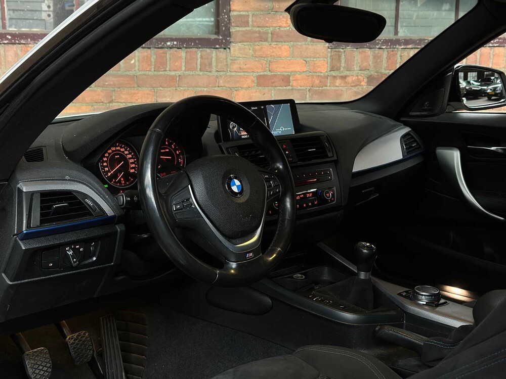BMW M135i High Executive 1-Serie 320pk 2013 (handgeschakeld), XT-751-F