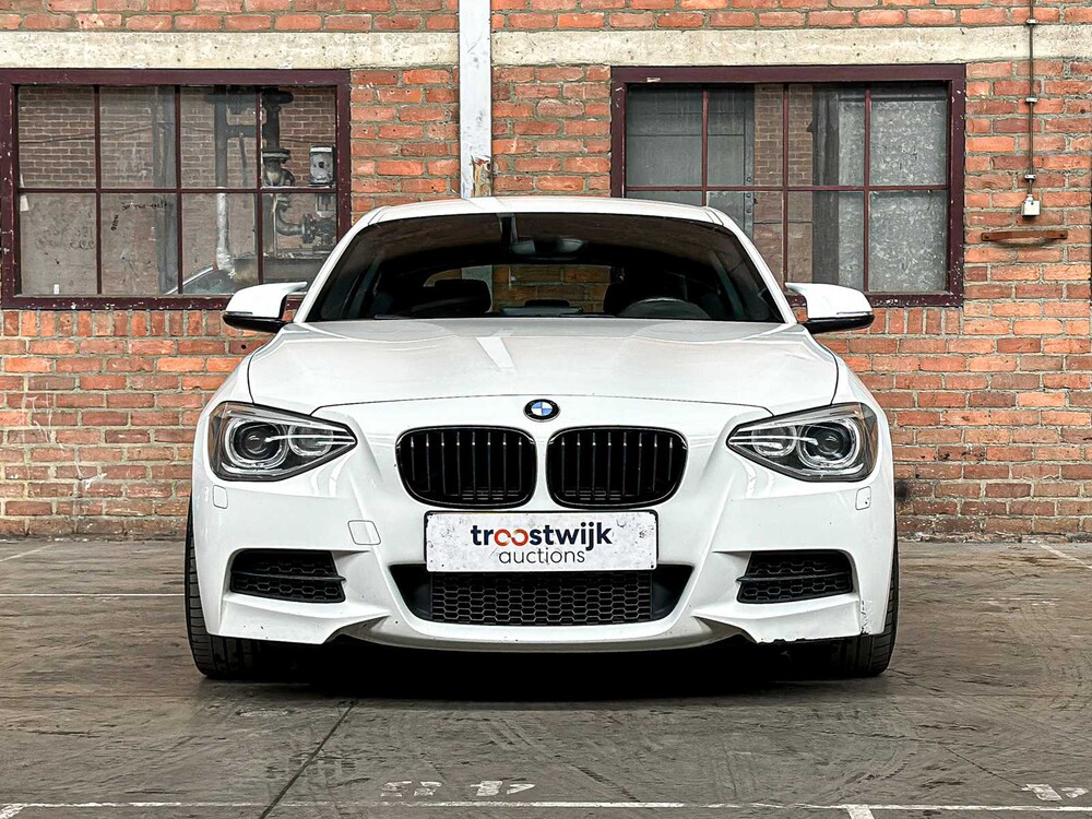 BMW M135i High Executive 1-Serie 320pk 2013 (handgeschakeld), XT-751-F