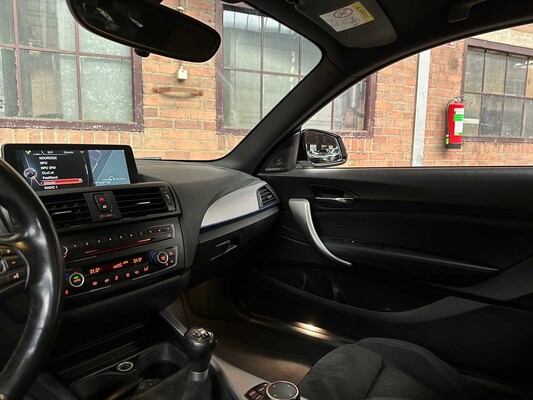 BMW M135i High Executive 1-Serie 320pk 2013 (handgeschakeld), XT-751-F