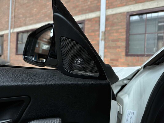 BMW M135i High Executive 1-Serie 320pk 2013 (handgeschakeld), XT-751-F