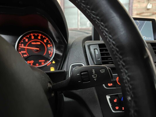 BMW M135i High Executive 1-Serie 320pk 2013 (handgeschakeld), XT-751-F