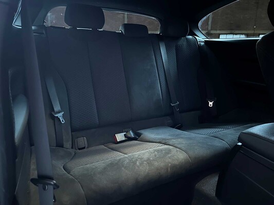 BMW M135i High Executive 1-Serie 320pk 2013 (handgeschakeld), XT-751-F