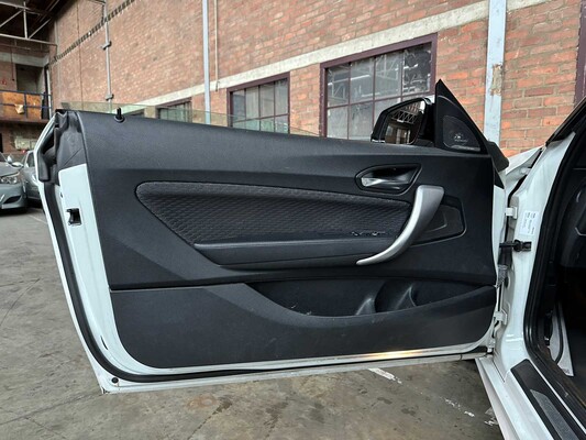 BMW M135i High Executive 1-Serie 320pk 2013 (handgeschakeld), XT-751-F