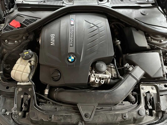 BMW M135i Centennial High Executive 1-serie 326pk 2016, J-630-FN