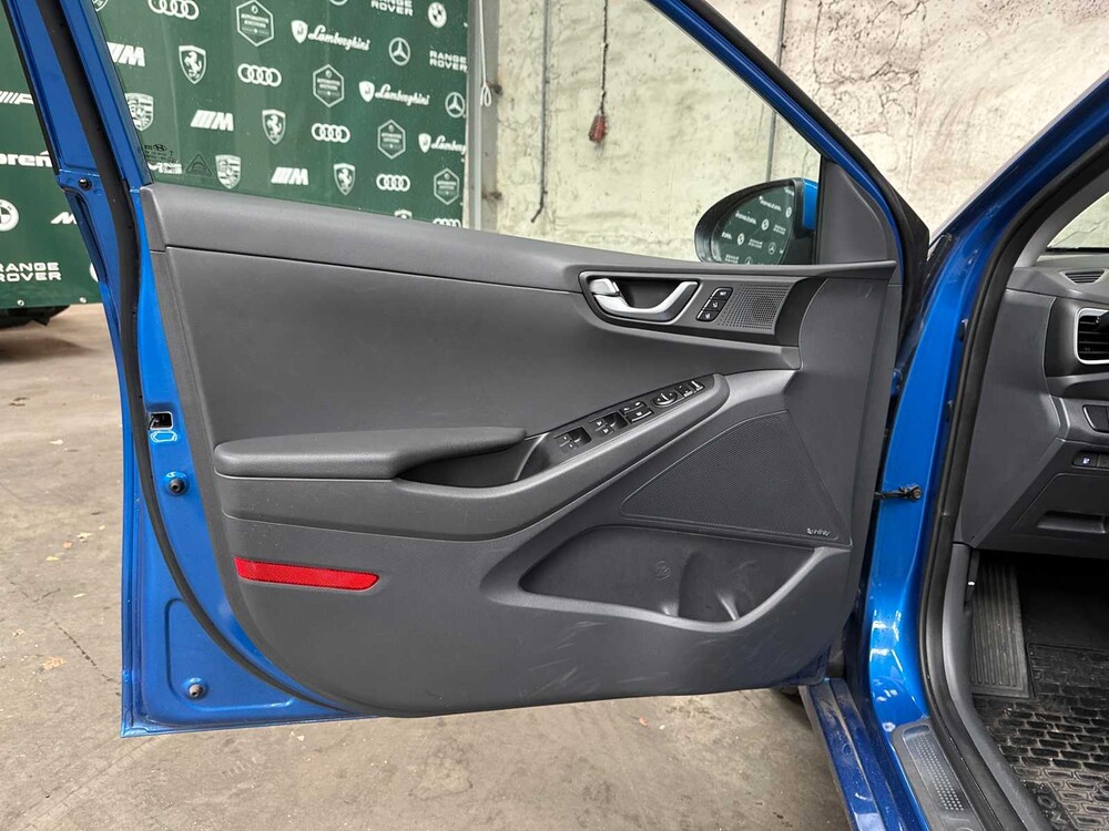 Hyundai IONIQ Premium EV 120pk 2018, RL-739-S