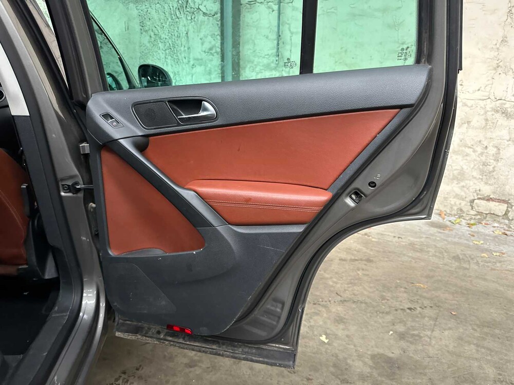 Volkswagen Tiguan 2.0 TSI Sport&St.4M 200pk 2012, L-502-JN