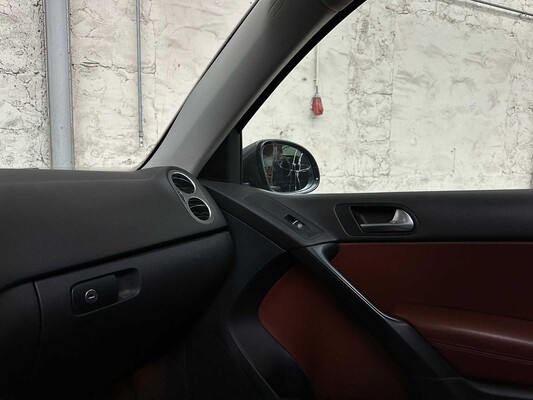 Volkswagen Tiguan 2.0 TSI Sport&St.4M 200pk 2012, L-502-JN