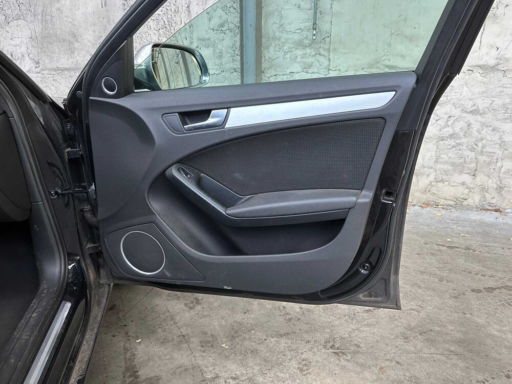 Audi A4 Limousine 2.0 TFSI quattro Pro Line S 211pk 2010 (Org-NL), 77-LXF-2