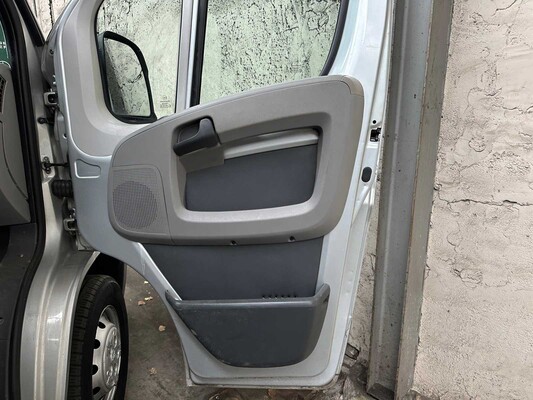 Peugeot Boxer 330 2.2 HDI L2H1 DC 120pk 2008 (6-persoons), 09-VRD-9