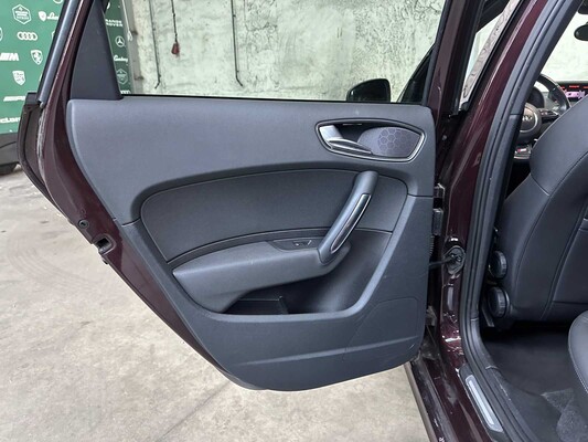 Audi A1 Sportback 1.4 TFSI S-line PDC 122pk 2013, 7-KFN-93