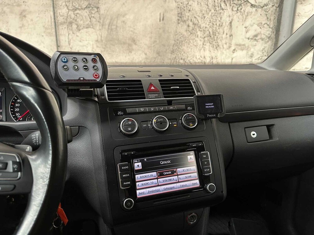 Volkswagen Touran 2.0 TDI Comfortline BlueMotion (AUTOMAAT) 140pk 2013, 8-KNN-06