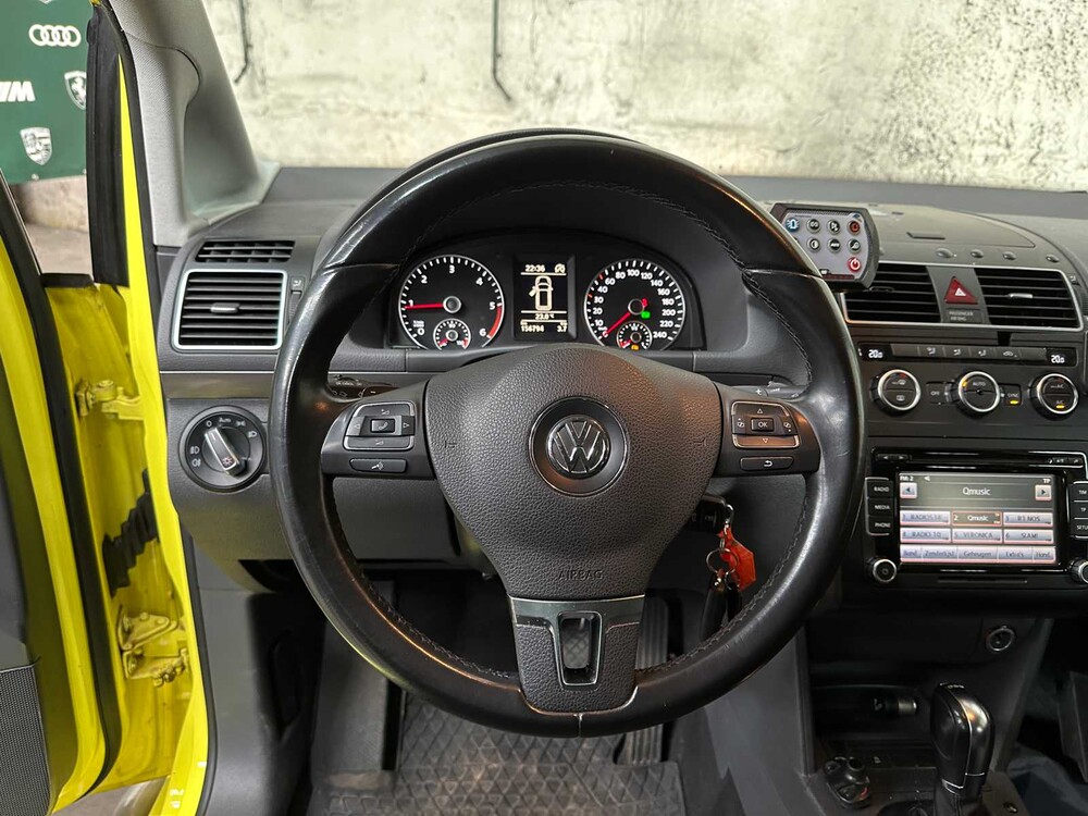 Volkswagen Touran 2.0 TDI Comfortline BlueMotion (AUTOMAAT) 140pk 2013, 8-KNN-06