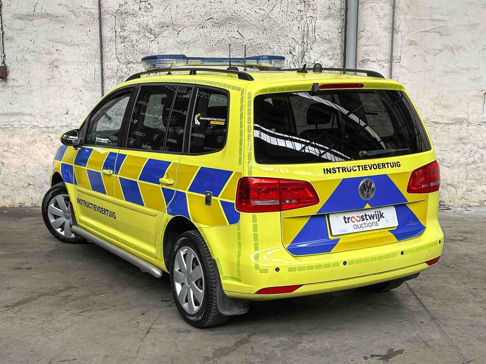 Volkswagen Touran 2.0 TDI Comfortline BlueMotion (AUTOMAAT) 140pk 2013, 8-KNN-06