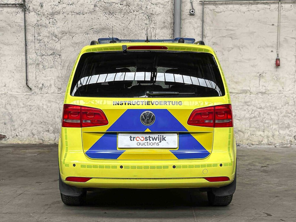 Volkswagen Touran 2.0 TDI Comfortline BlueMotion (AUTOMAAT) 140pk 2013, 8-KNN-06