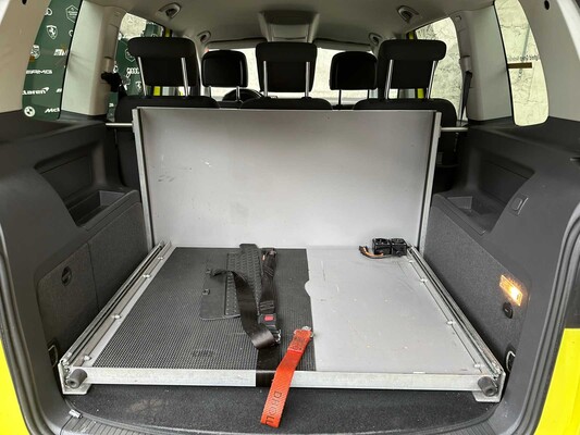 Volkswagen Touran 2.0 TDI Comfortline BlueMotion (AUTOMAAT) 140pk 2013, 8-KNN-06