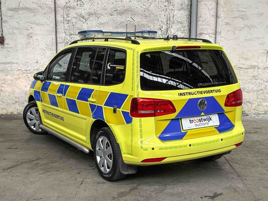 Volkswagen Touran 2.0 TDI Comfortline BlueMotion (AUTOMAAT) 140pk 2013, 8-KNN-06