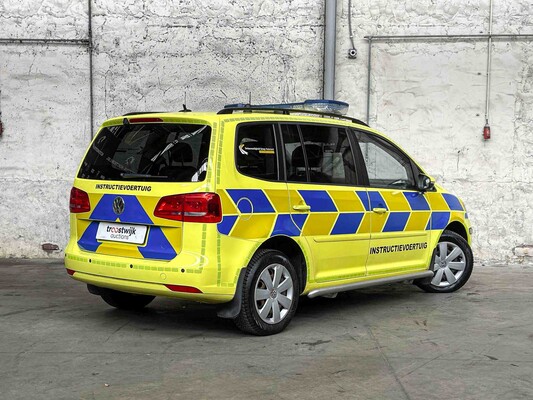 Volkswagen Touran 2.0 TDI Comfortline BlueMotion (AUTOMAAT) 140pk 2013, 8-KNN-06