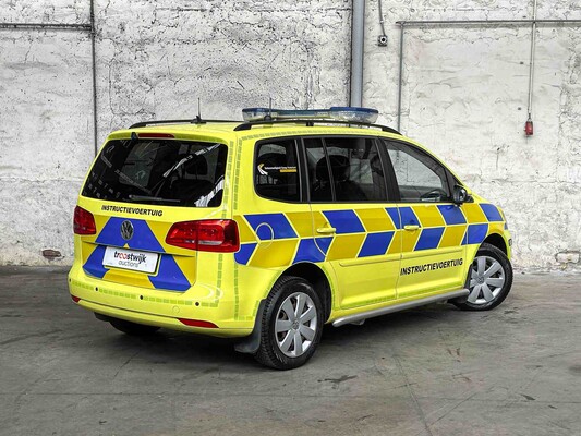 Volkswagen Touran 2.0 TDI Comfortline BlueMotion (AUTOMAAT) 140pk 2013, 8-KNN-06