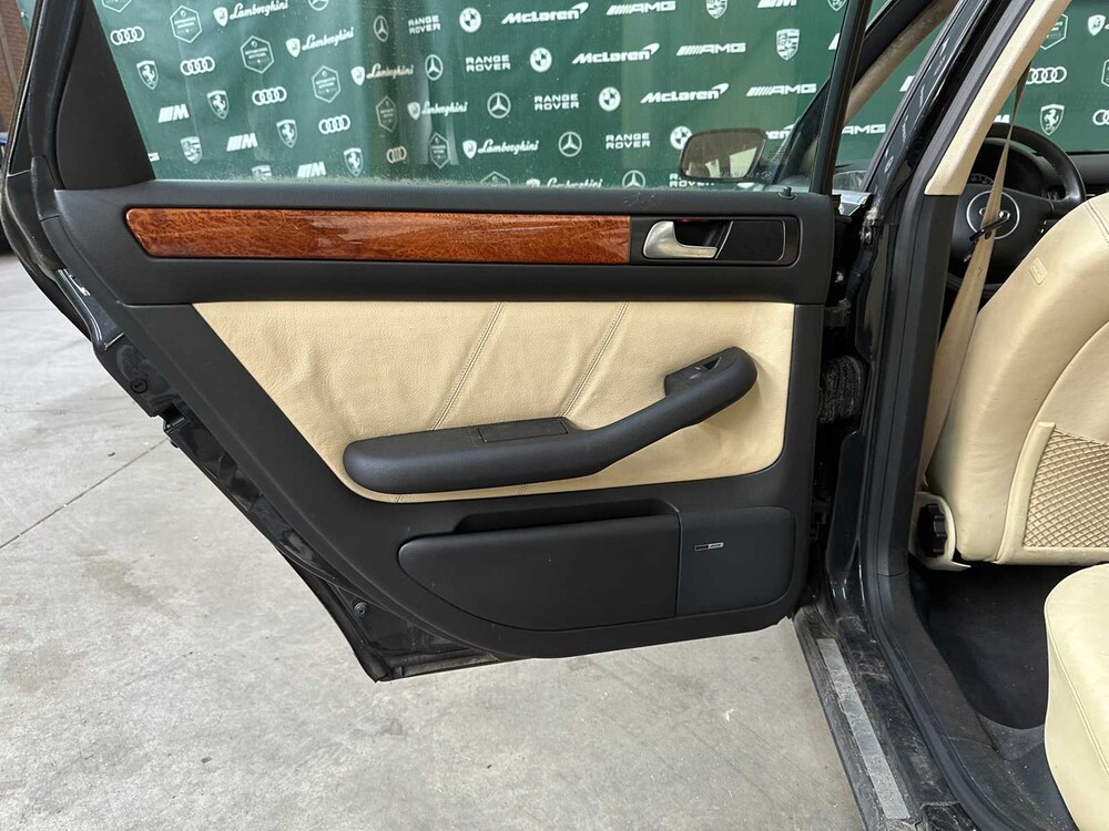 Audi A6 Avant 2.4 Quattro Exclusive 170pk 2002, 14-JP-NK