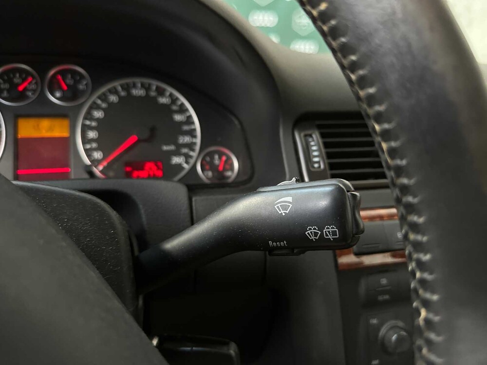 Audi A6 Avant 2.4 Quattro Exclusive 170pk 2002, 14-JP-NK