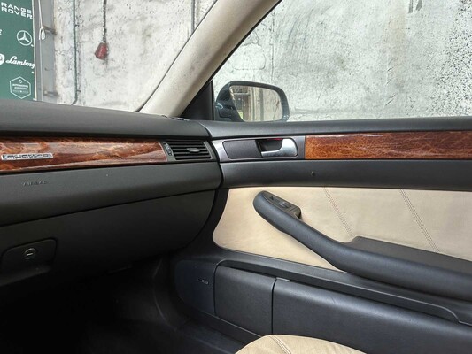 Audi A6 Avant 2.4 Quattro Exclusive 170pk 2002, 14-JP-NK