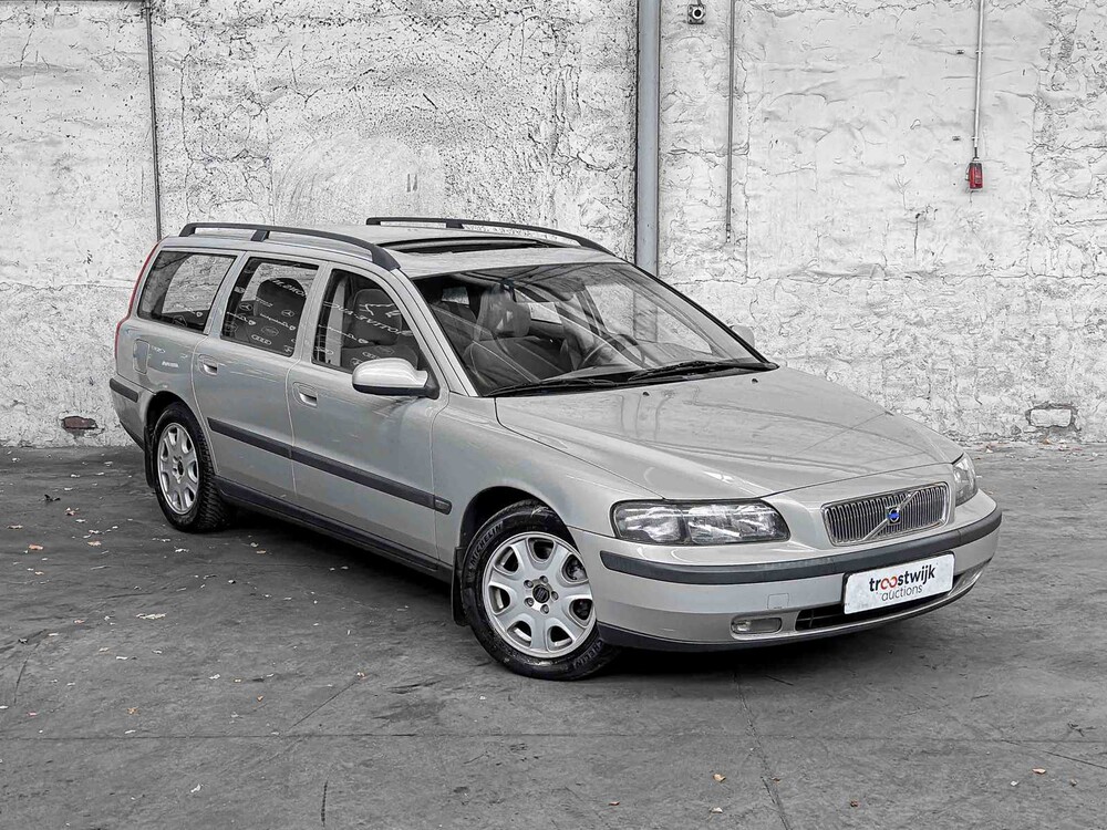 Volvo V70 2.4 T G.Ocean Race 200pk 2002, 97-JS-SG