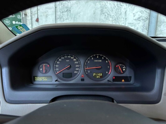 Volvo V70 2.4 T G.Ocean Race 200pk 2002, 97-JS-SG