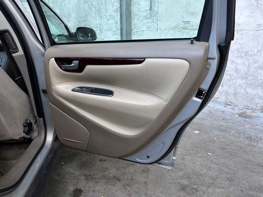 Volvo V70 2.4 T G.Ocean Race 200pk 2002, 97-JS-SG