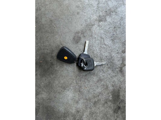 Volvo V70 2.4 T G.Ocean Race 200pk 2002, 97-JS-SG