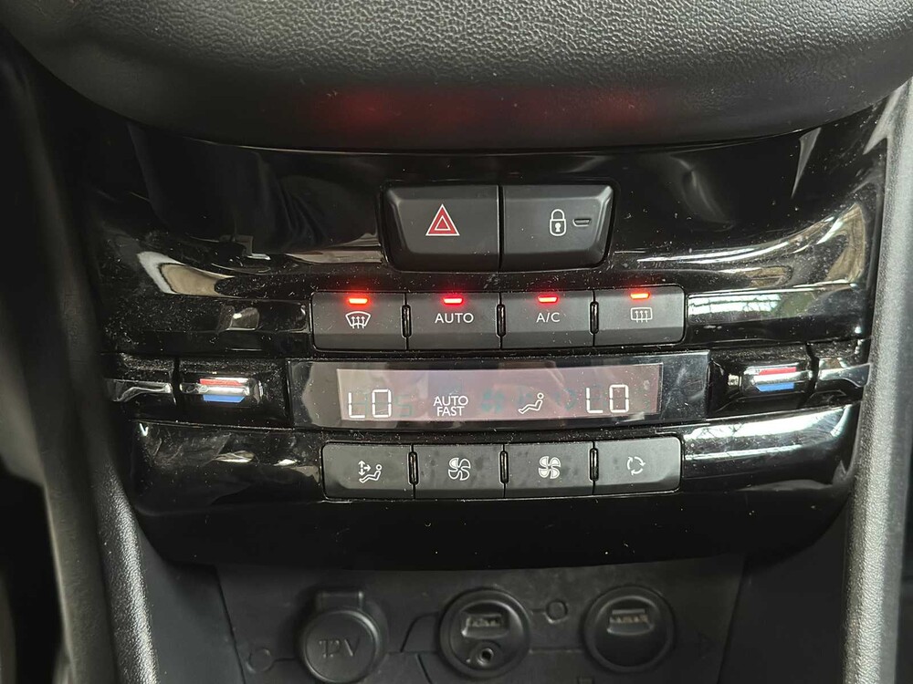 Peugeot 208 1.4 VTi Allure 95pk 2012, 31-XVB-3