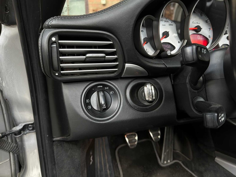 Porsche 911 997 Turbo Cabriolet 3.6 TT Handgeschakeld 480pk 2009