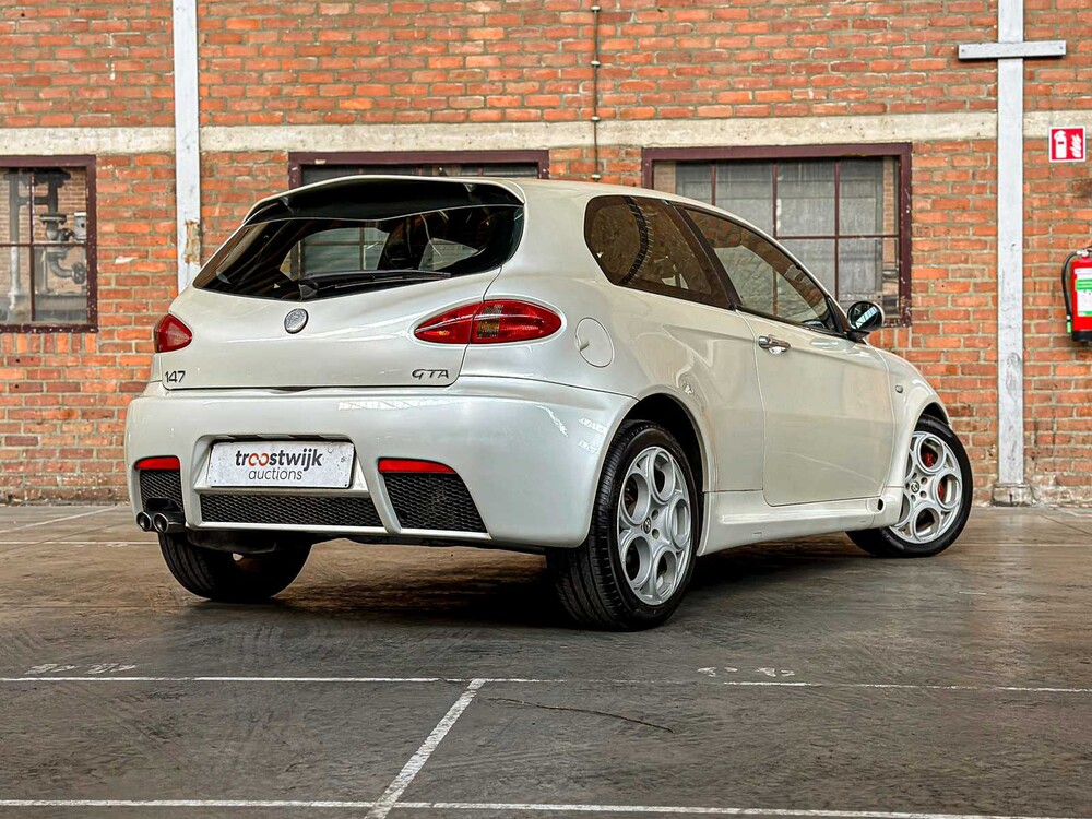 Alfa Romeo 147 GTA 3.2 V6 250pk 2005 -Youngtimer-