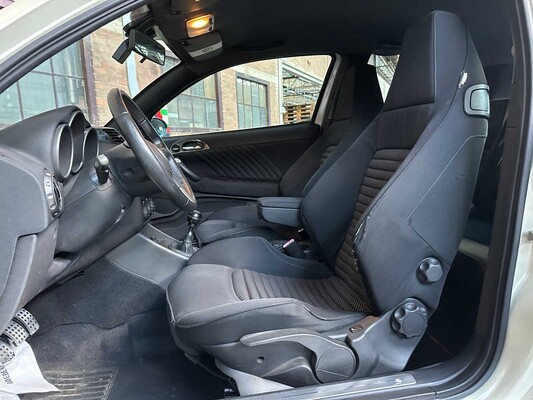 Alfa Romeo 147 GTA 3.2 V6 250pk 2005 -Youngtimer-