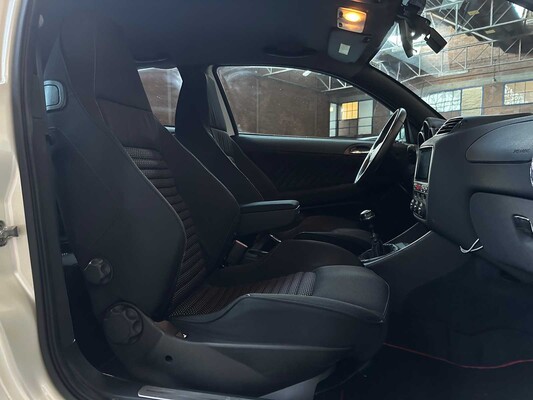 Alfa Romeo 147 GTA 3.2 V6 250pk 2005 -Youngtimer-