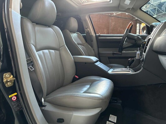 Chrysler 300C HEMI 5.7 V8 340pk 2005 -Youngtimer-