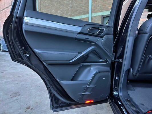 Porsche Cayenne Turbo 4.8 V8 493pk 2010