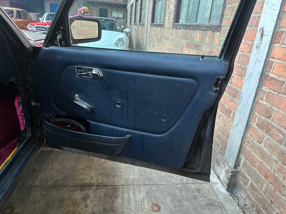 Mercedes-Benz 240 Lang -Carbage Run- 128pk 1983, KH-94-RV