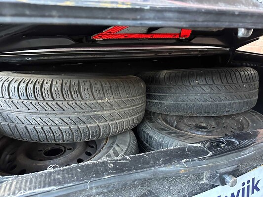 Mercedes-Benz 240 Lang -Carbage Run- 128pk 1983, KH-94-RV