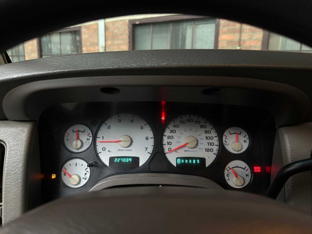 Dodge Ram 1500 4.7l V8 magnum 243pk 2002, VSZ-46-Z