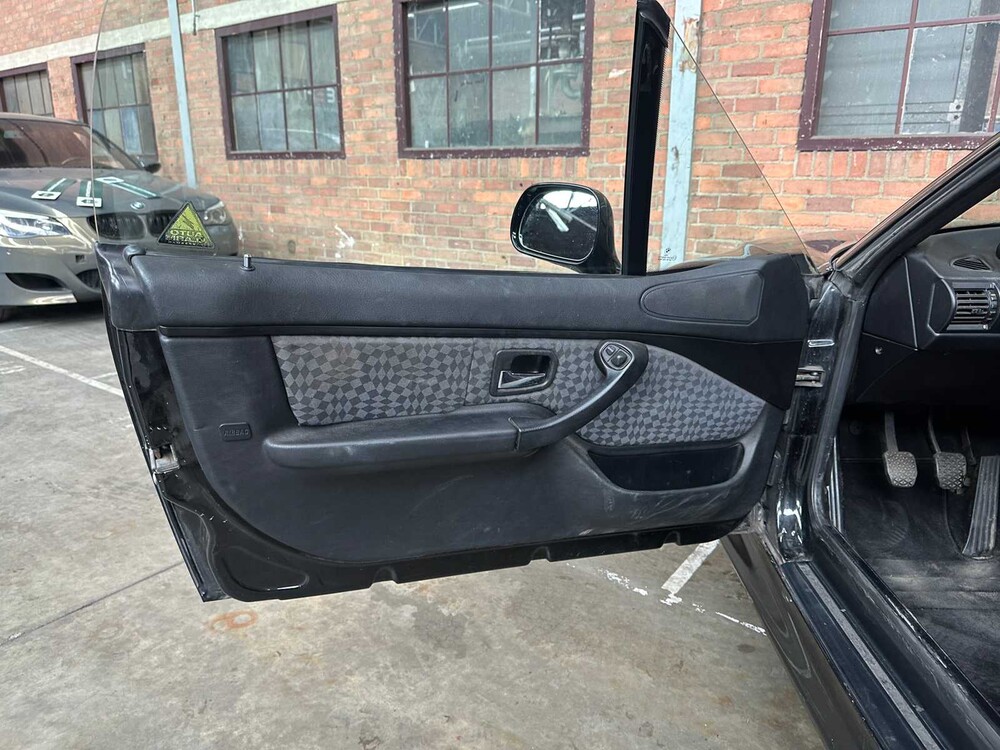 BMW Z3 Roadster Facelift 1.9i 118pk 2001, 64-GR-JN