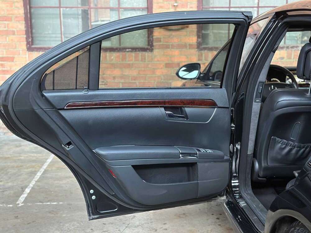 Mercedes S63 AMG 6.2 V8 518pk 2007