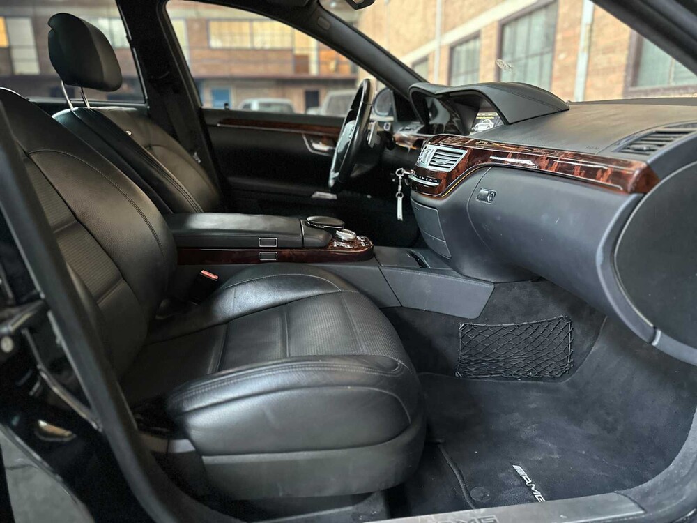 Mercedes S63 AMG 6.2 V8 518pk 2007