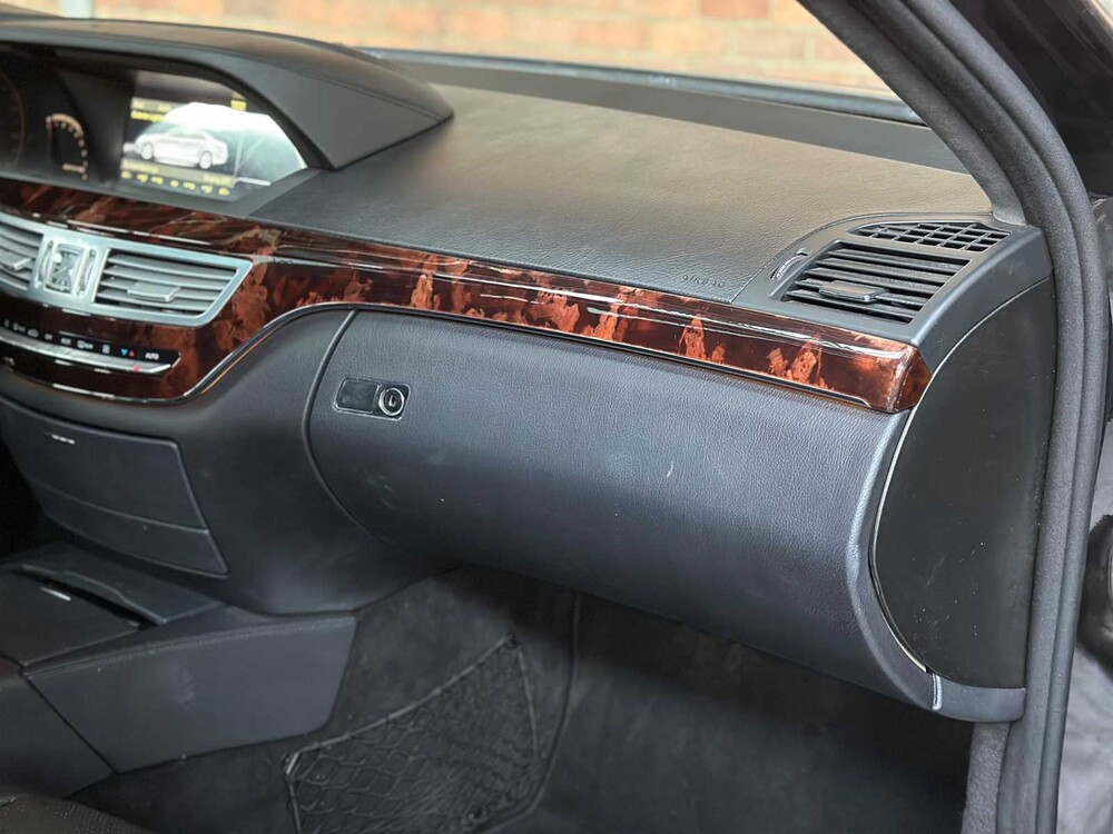 Mercedes S63 AMG 6.2 V8 518pk 2007