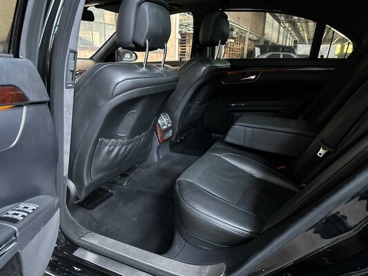 Mercedes S63 AMG 6.2 V8 518pk 2007