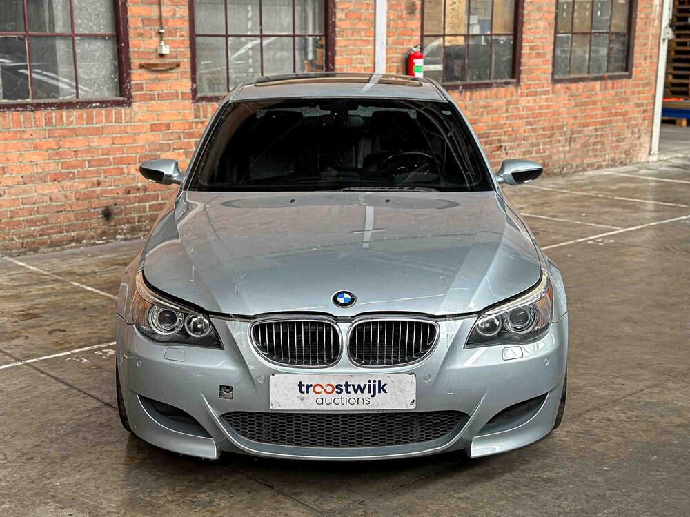 BMW M5 5.0 V10 500pk 2006 5-Serie